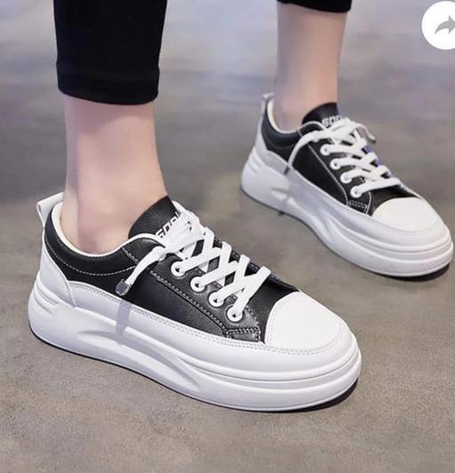 Moack Women Sneakers