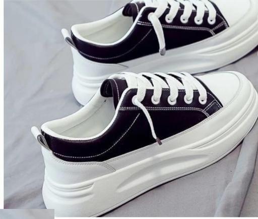 Moack Women Sneakers