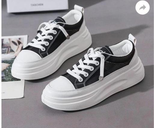Moack Women Sneakers