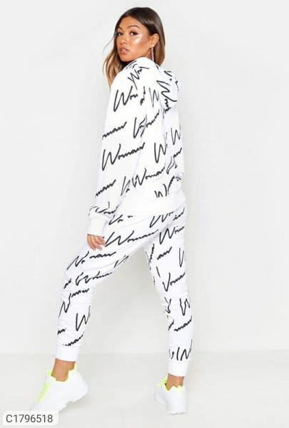 kyl track suit
